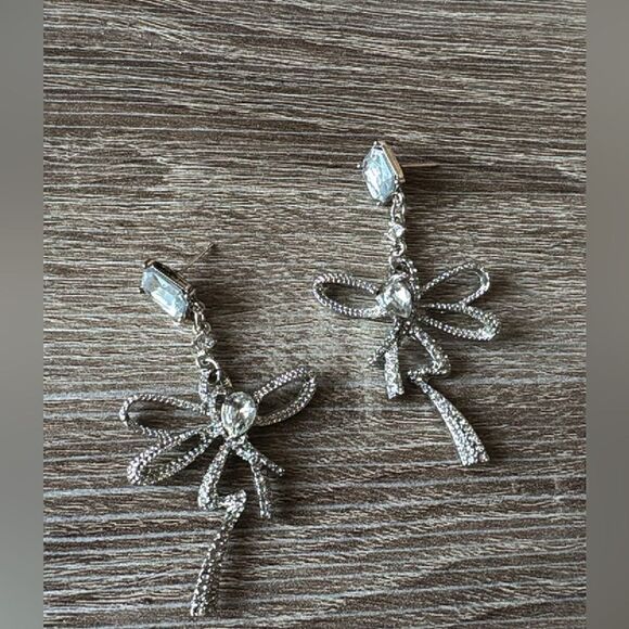 Trendy bow drop earrings A452 - Picture 7 of 8